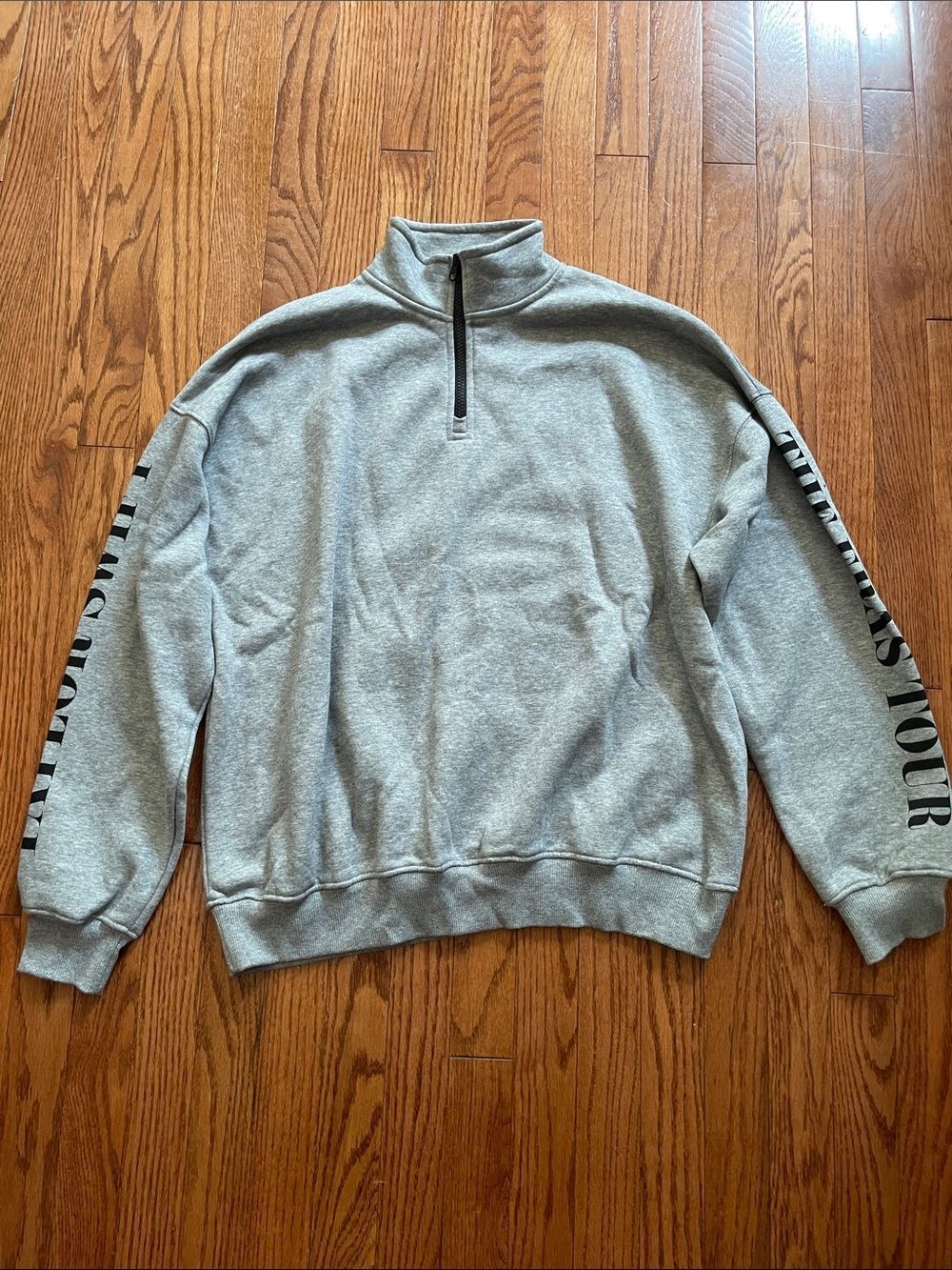Taylor Swift The Eras Tour Heather Gray 1/4 Zip Sweatshirt Women’s Sz Medium